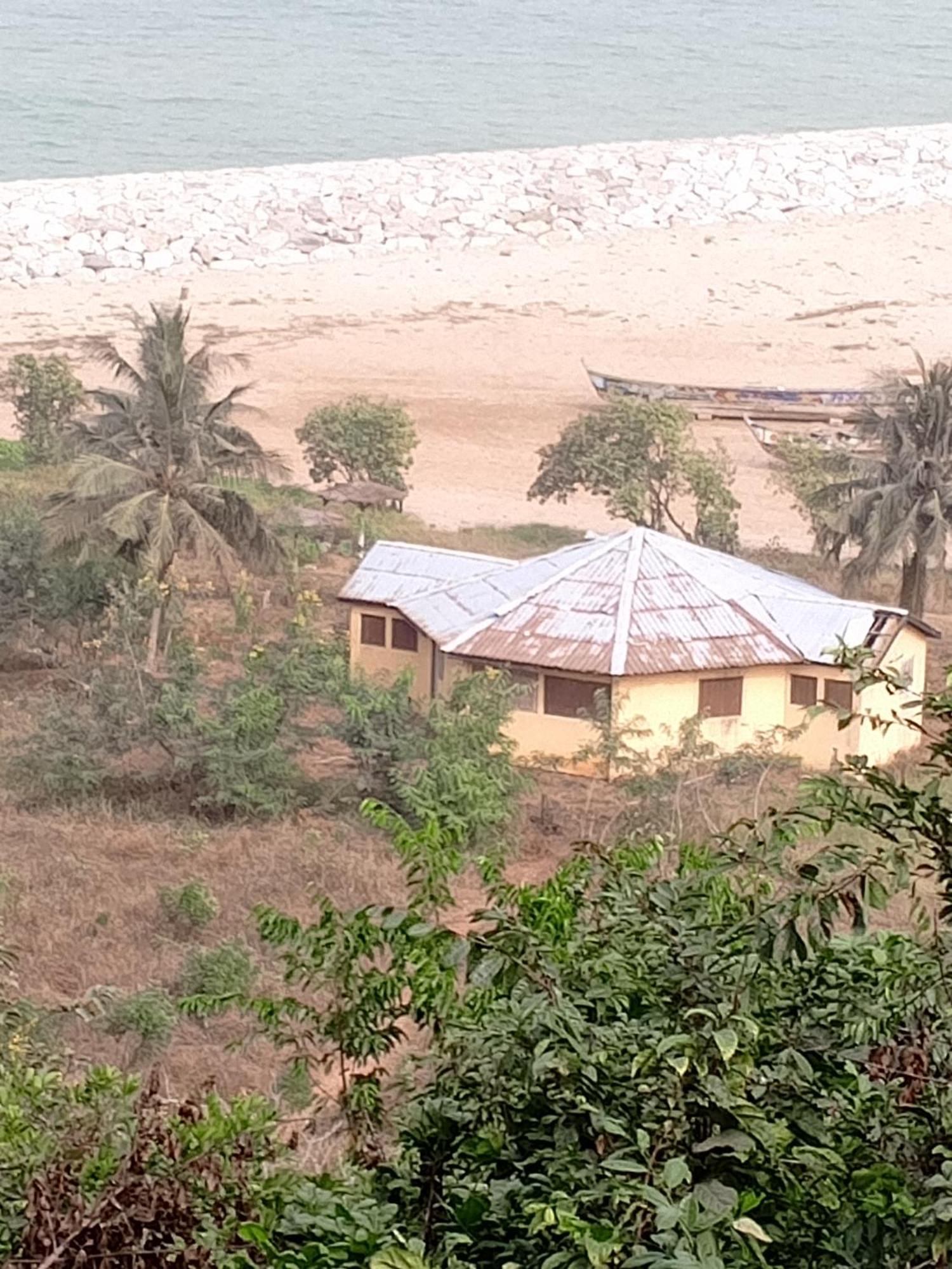 Abuesi Beach Resort Sekondi-Takoradi Exterior photo